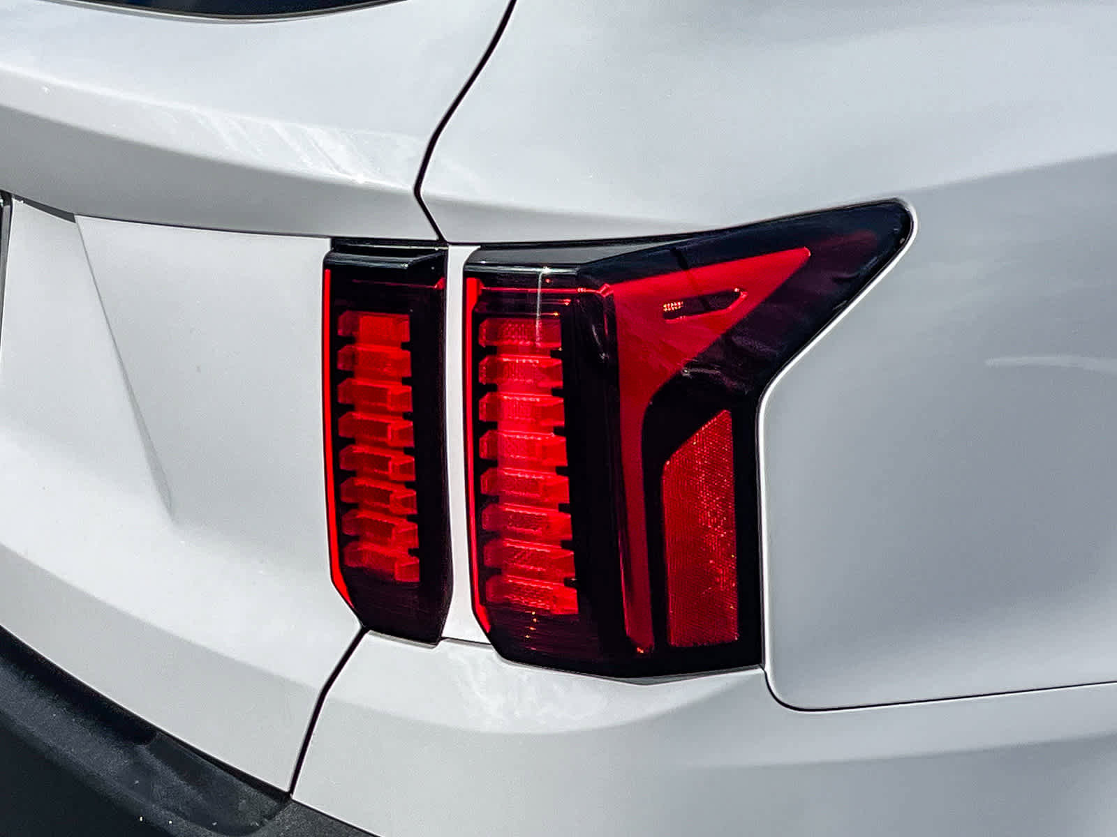 Used 2023 Kia Sorento LX image 8