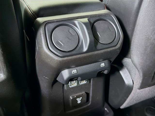 Used 2018 Jeep Wrangler Unlimited Rubicon AWD/4WD image 25