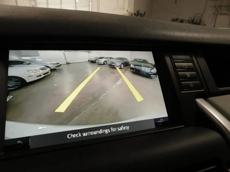 Used 2019 Land Rover Discovery Sport SE AWD/4WD image 35