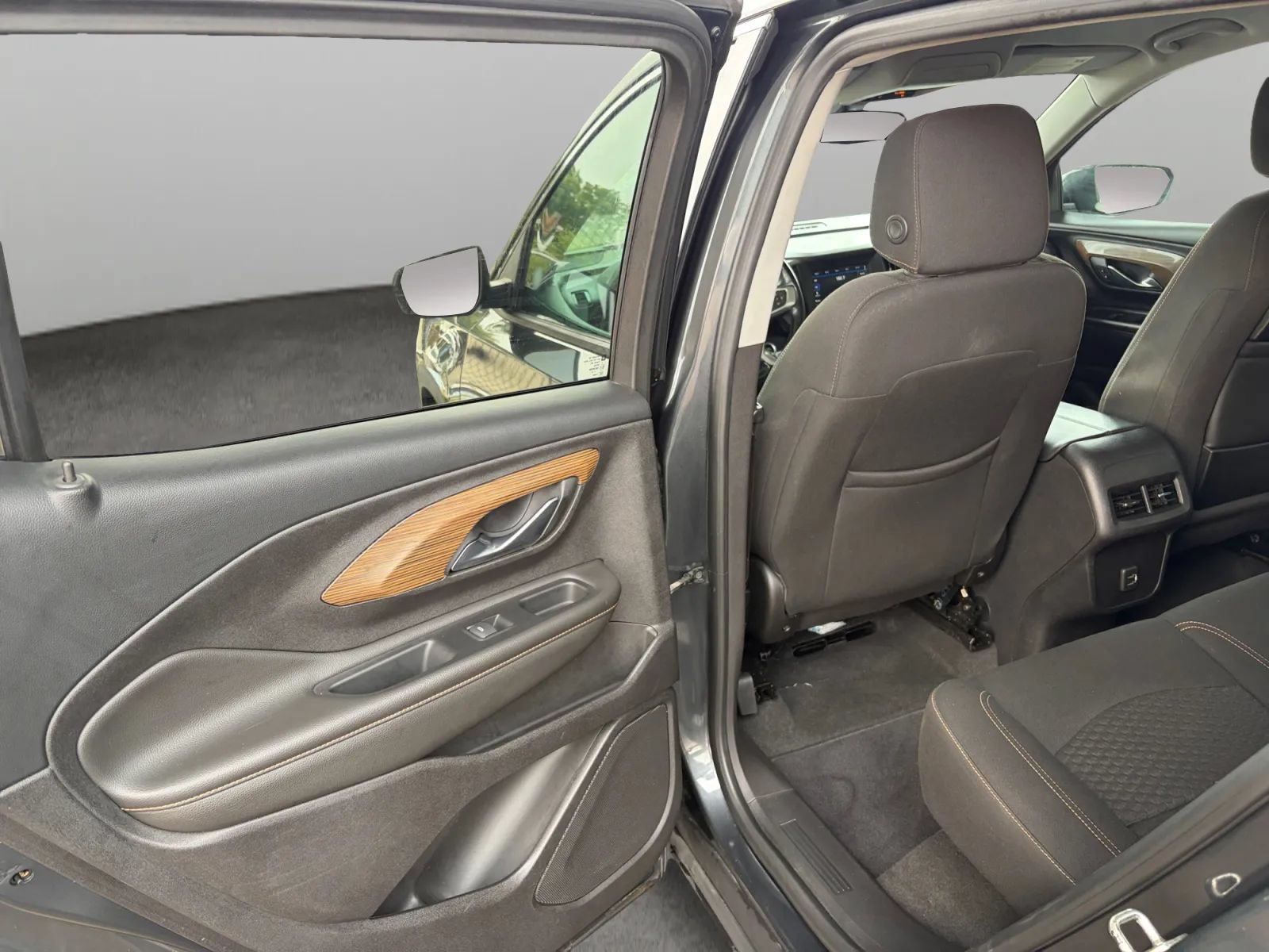 Used 2018 GMC Terrain SLE w/ Driver Convenience Package AWD/4WD image 14
