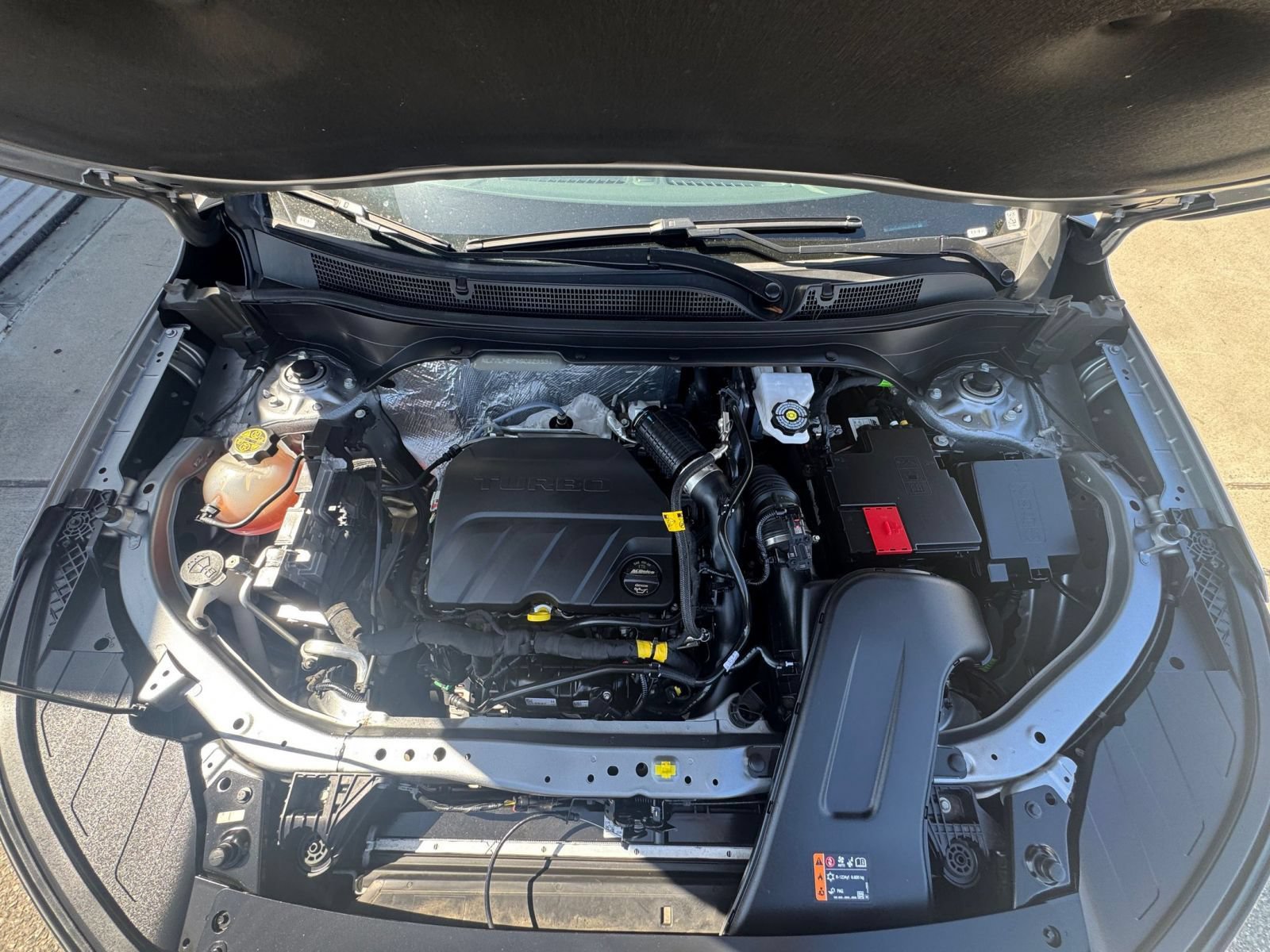 Used 2025 Chevrolet Trax LT FWD image 31
