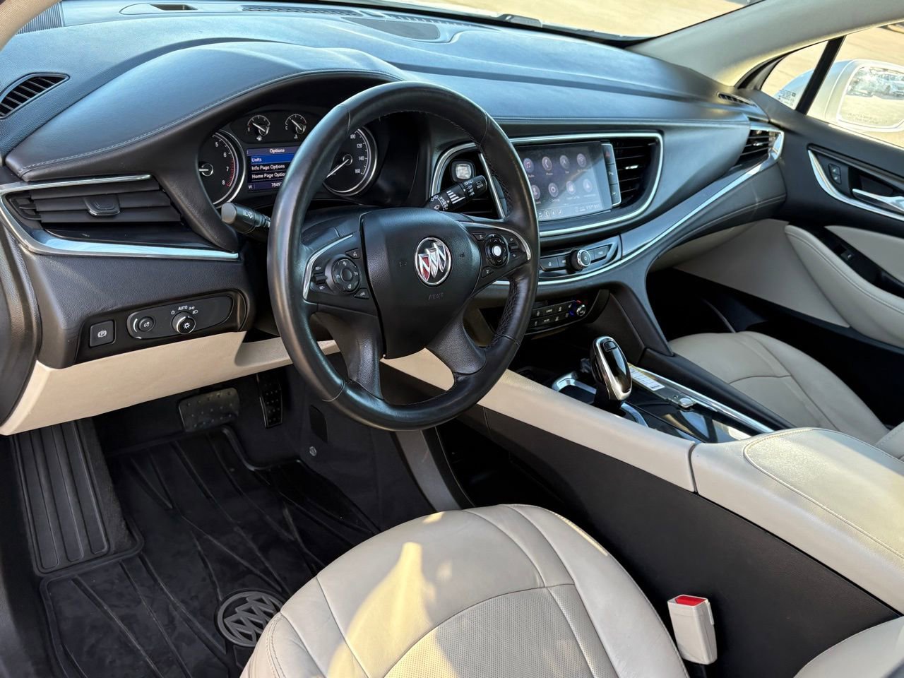 Used 2020 Buick Enclave Premium w/ Sun and Sites Package image 17