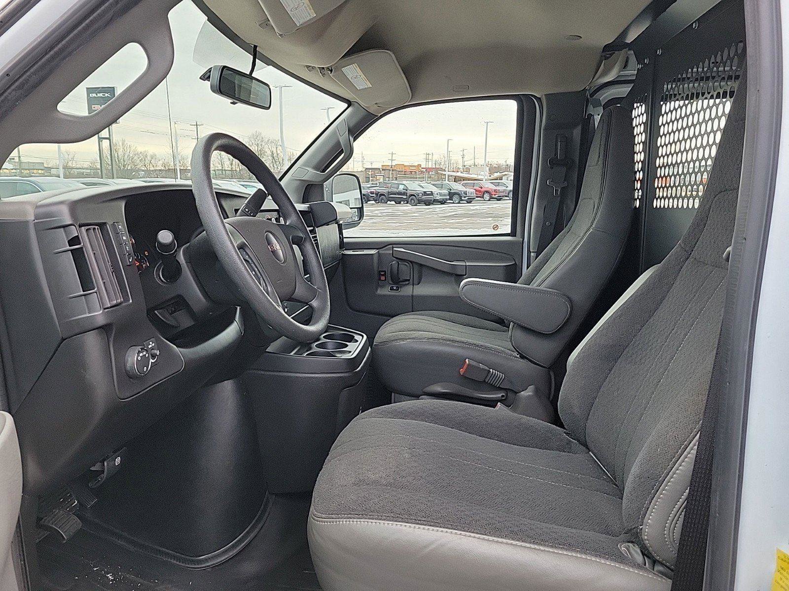 Used 2024 GMC Savana 2500 w/ Driver Convenience Package image 18