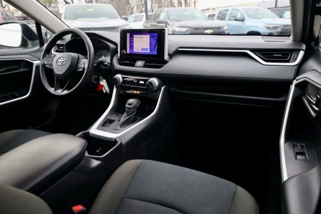 Used 2023 Toyota RAV4 LE image 34