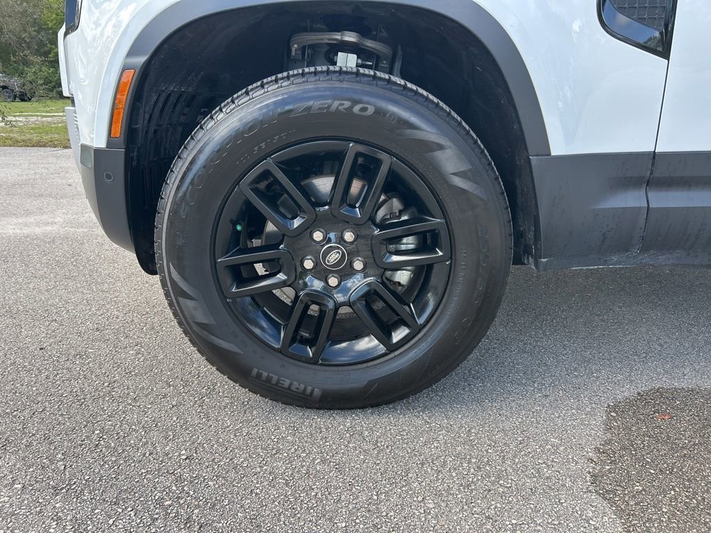 Used 2025 Land Rover Defender 110 S image 54