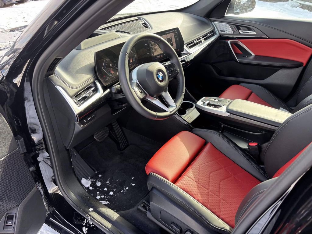 Used 2025 BMW X1 xDrive28i w/ Premium Package image 25