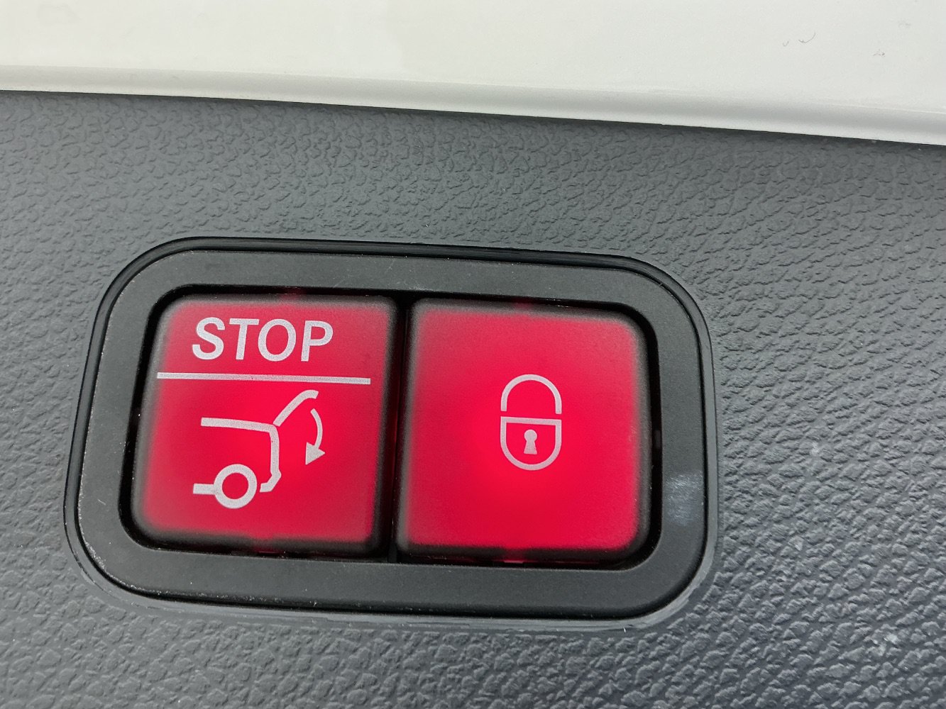 Used 2021 Mercedes-Benz GLC 300 4MATIC image 46