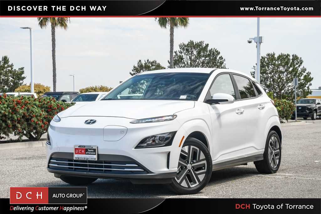 Used 2023 Hyundai Kona SE FWD image 1
