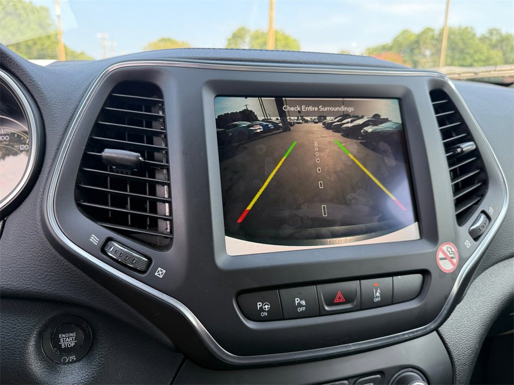 Used 2023 Jeep Cherokee Altitude Lux image 18