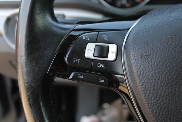 Used 2017 Volkswagen Passat 1.8T R-Line image 7