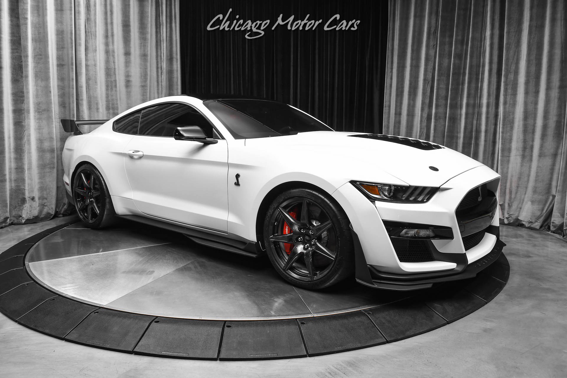 Used 2022 Ford Mustang Shelby GT500 w/ Carbon Fiber Track Pack RWD image 6