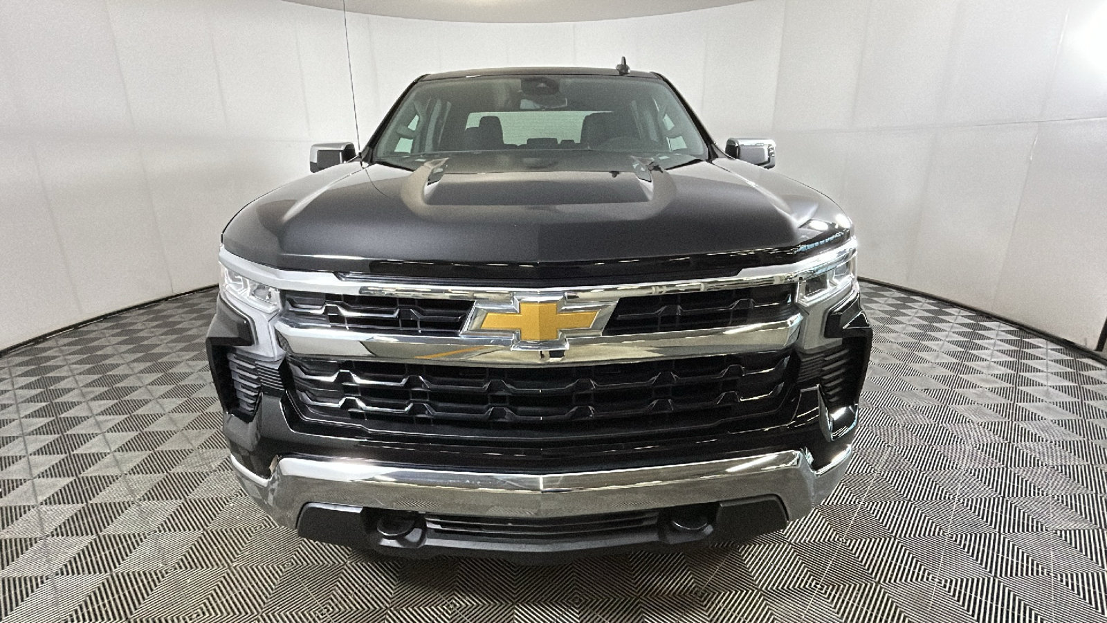 Used 2023 Chevrolet Silverado 1500 LT AWD/4WD image 8