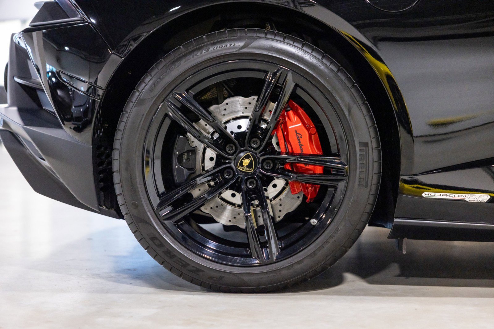 Used 2020 Lamborghini Huracan EVO image 26