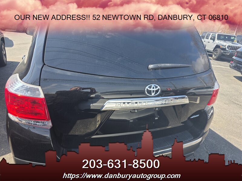 Used 2013 Toyota Highlander 4WD w/ Cold Weather Pkg image 3