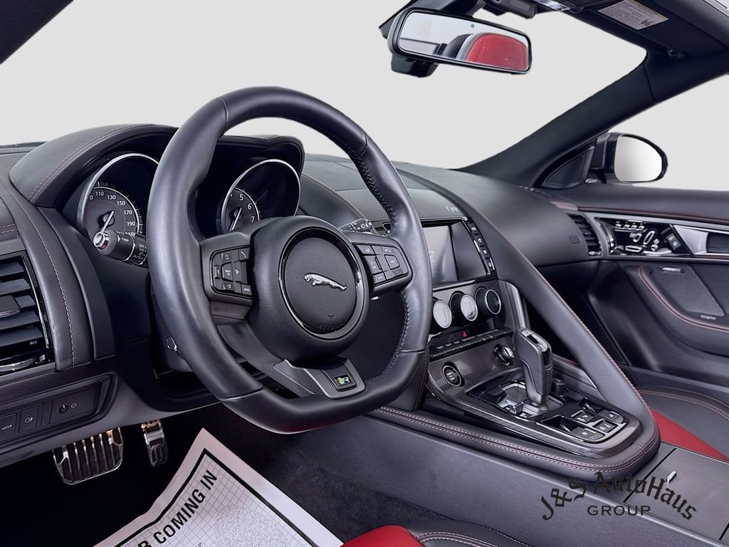 Used 2016 Jaguar F-TYPE R image 9