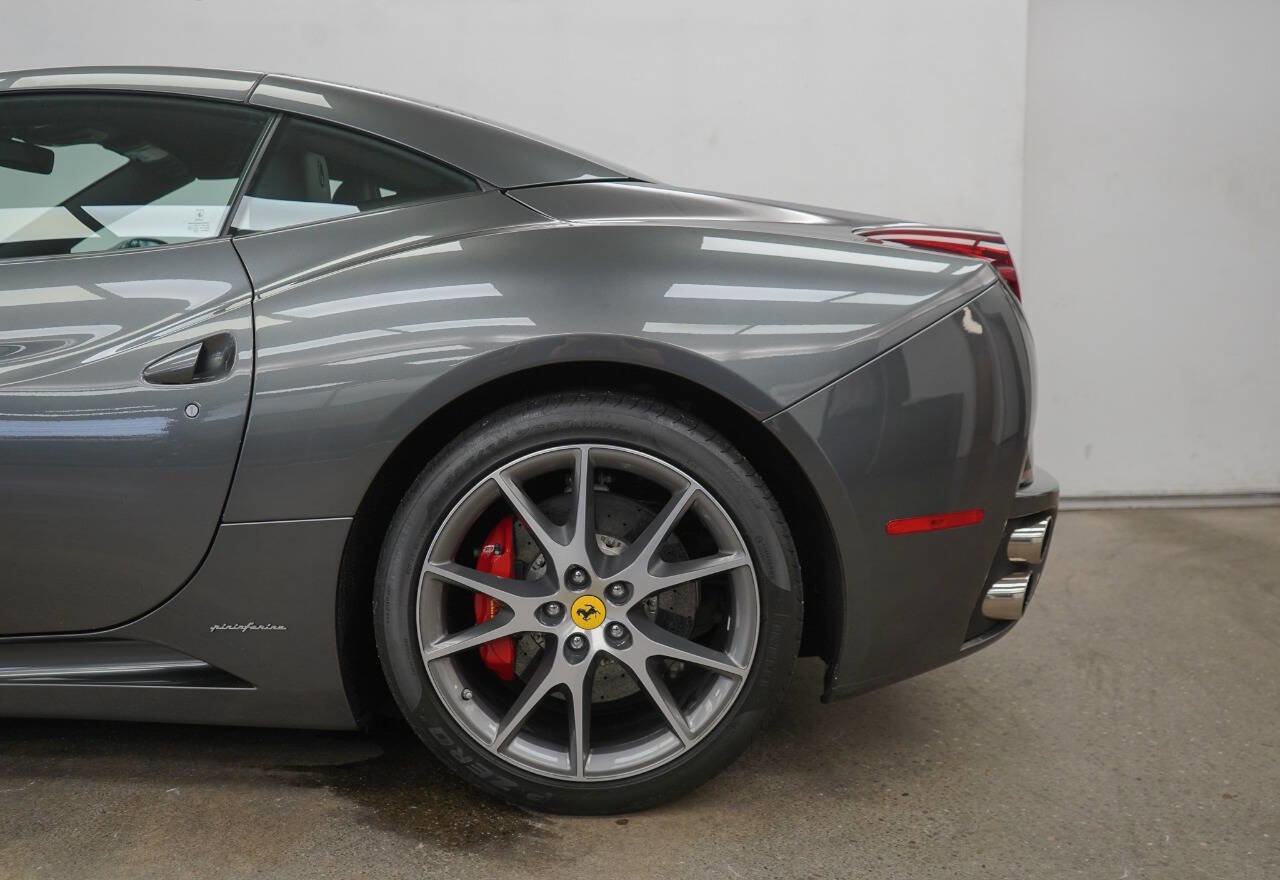 Used 2011 Ferrari California Base 2dr Convertible image 12