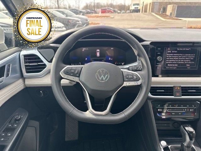 New 2025 Volkswagen Taos SE image 17