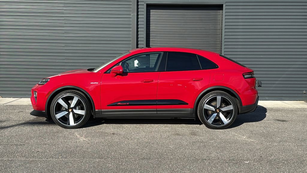 New 2026 Porsche Macan 4 Electric image 2