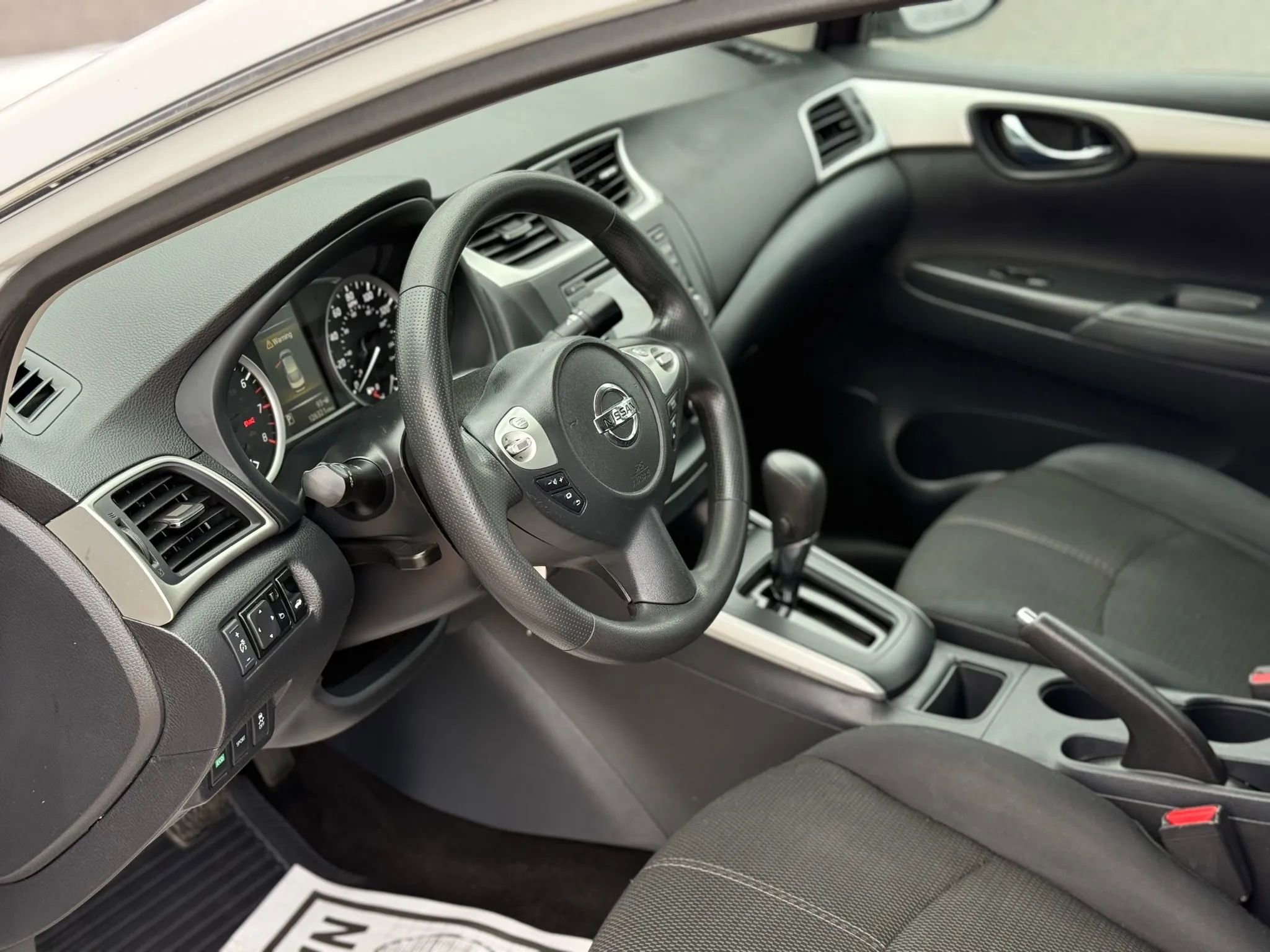 Used 2018 Nissan Sentra S image 11