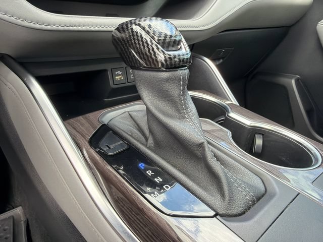 Used 2023 Toyota Highlander Limited FWD image 32