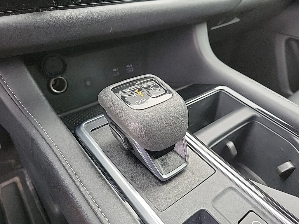 Used 2025 Nissan Pathfinder SL AWD/4WD image 29