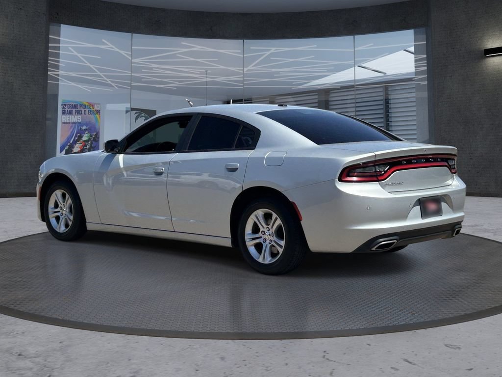 Used 2022 Dodge Charger SXT w/ Driver Convenience Group RWD image 4
