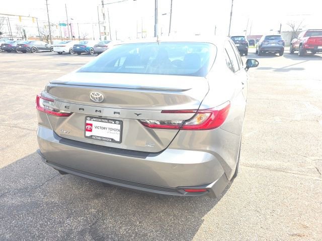New 2026 Toyota Camry SE image 7