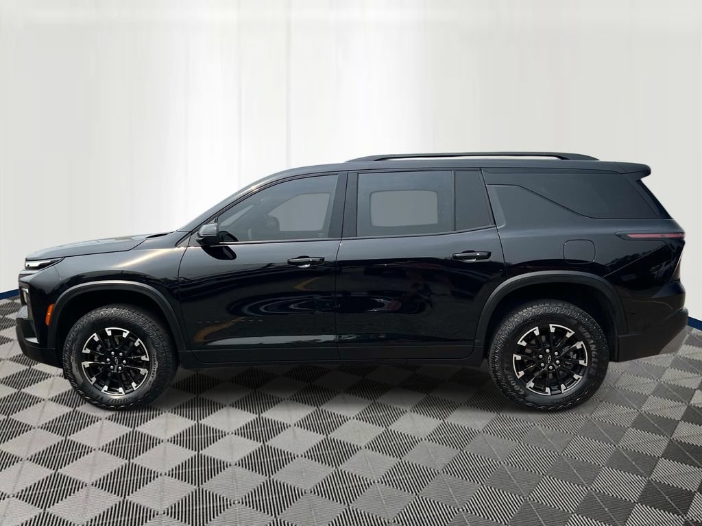 Used 2025 Chevrolet Traverse Z71 AWD/4WD image 2