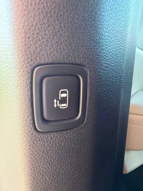 Used 2023 Kia Carnival LX FWD image 20