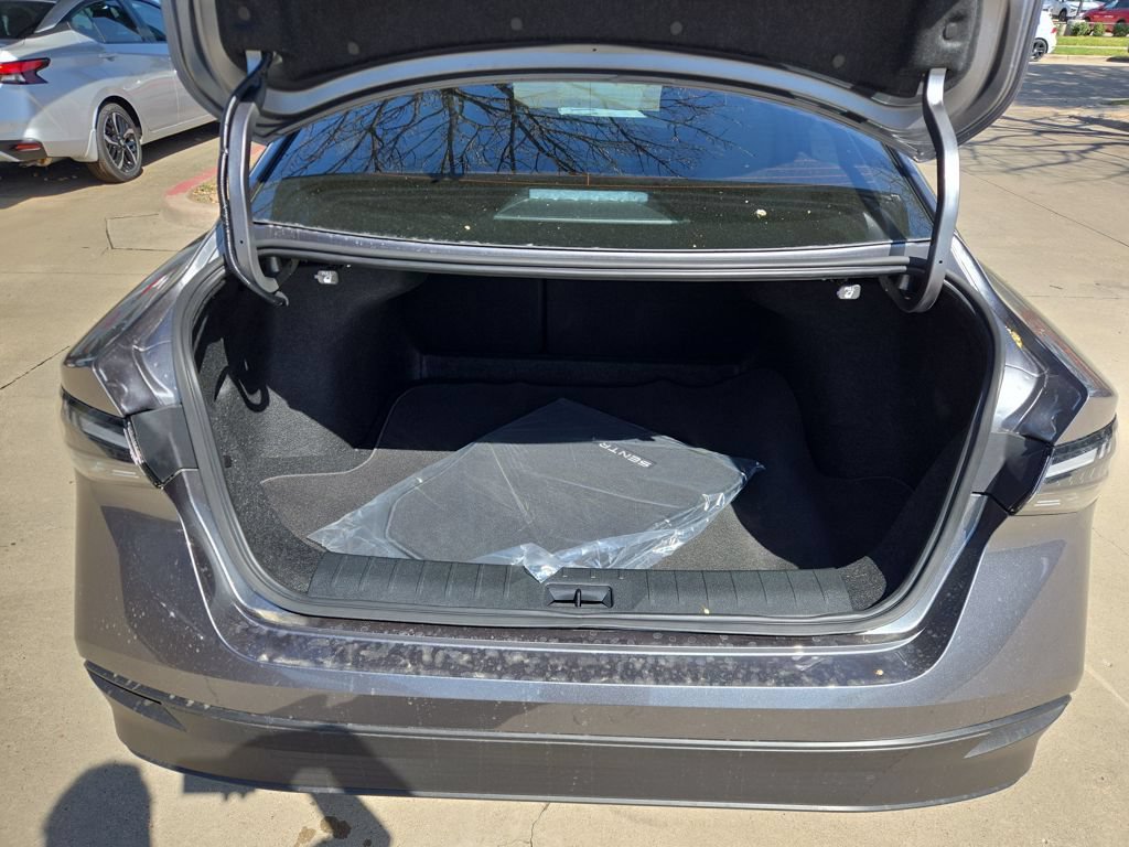 New 2026 Nissan Sentra SV w/ SV Convenience Package FWD image 31