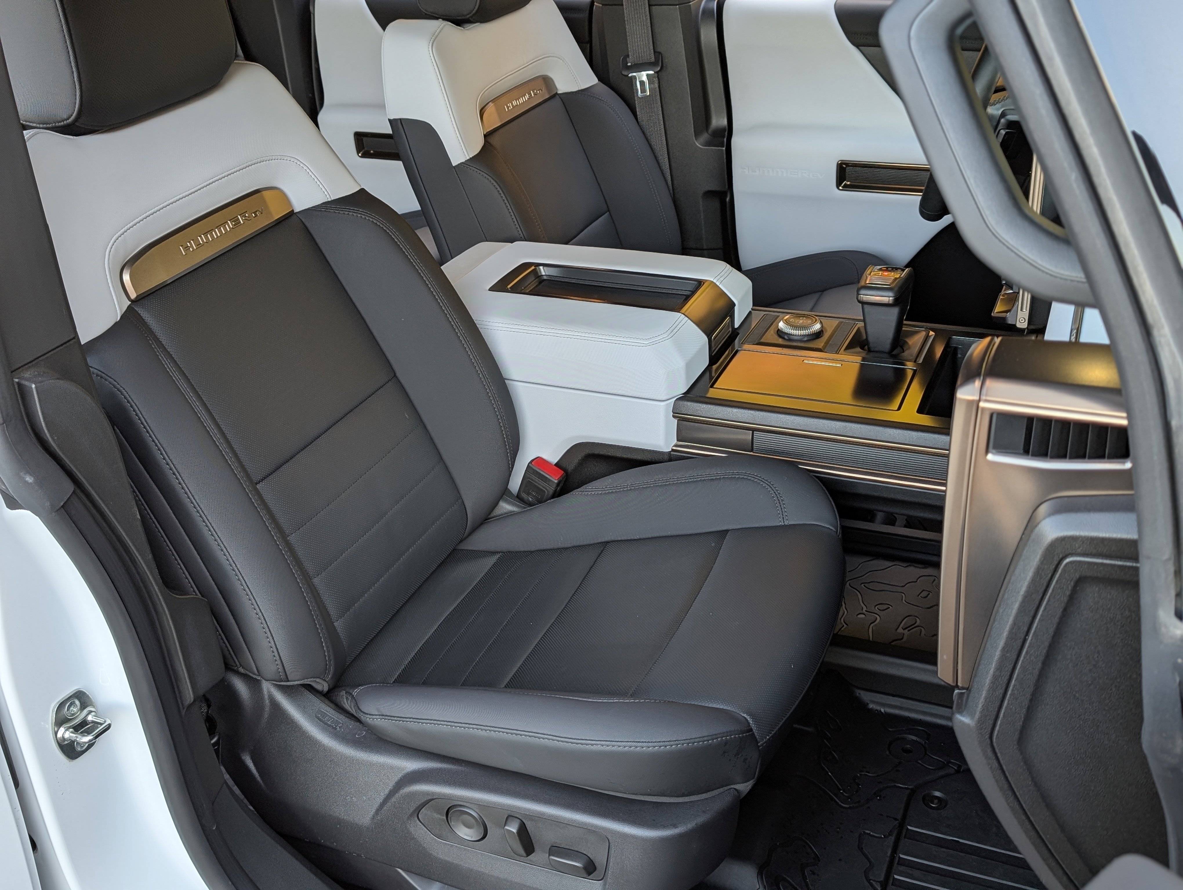 Used 2024 GMC Hummer EV 2X w/ LPO, Sport Package image 22