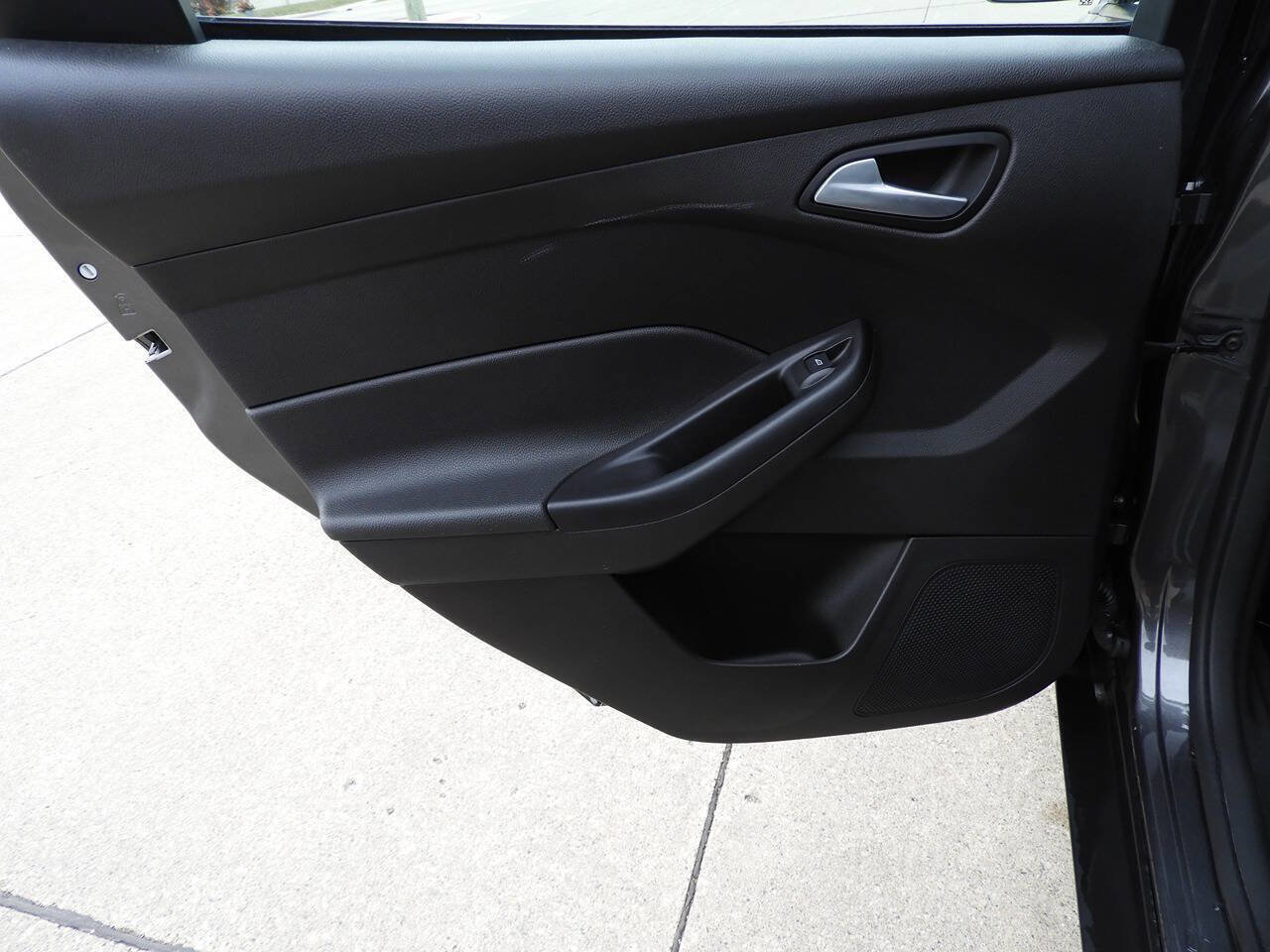 Used 2017 Ford Focus SE image 22