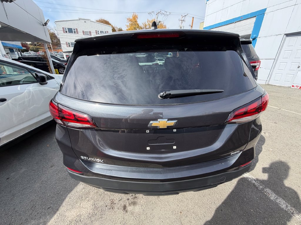 Used 2022 Chevrolet Equinox LS w/ LS Convenience Package AWD/4WD image 4