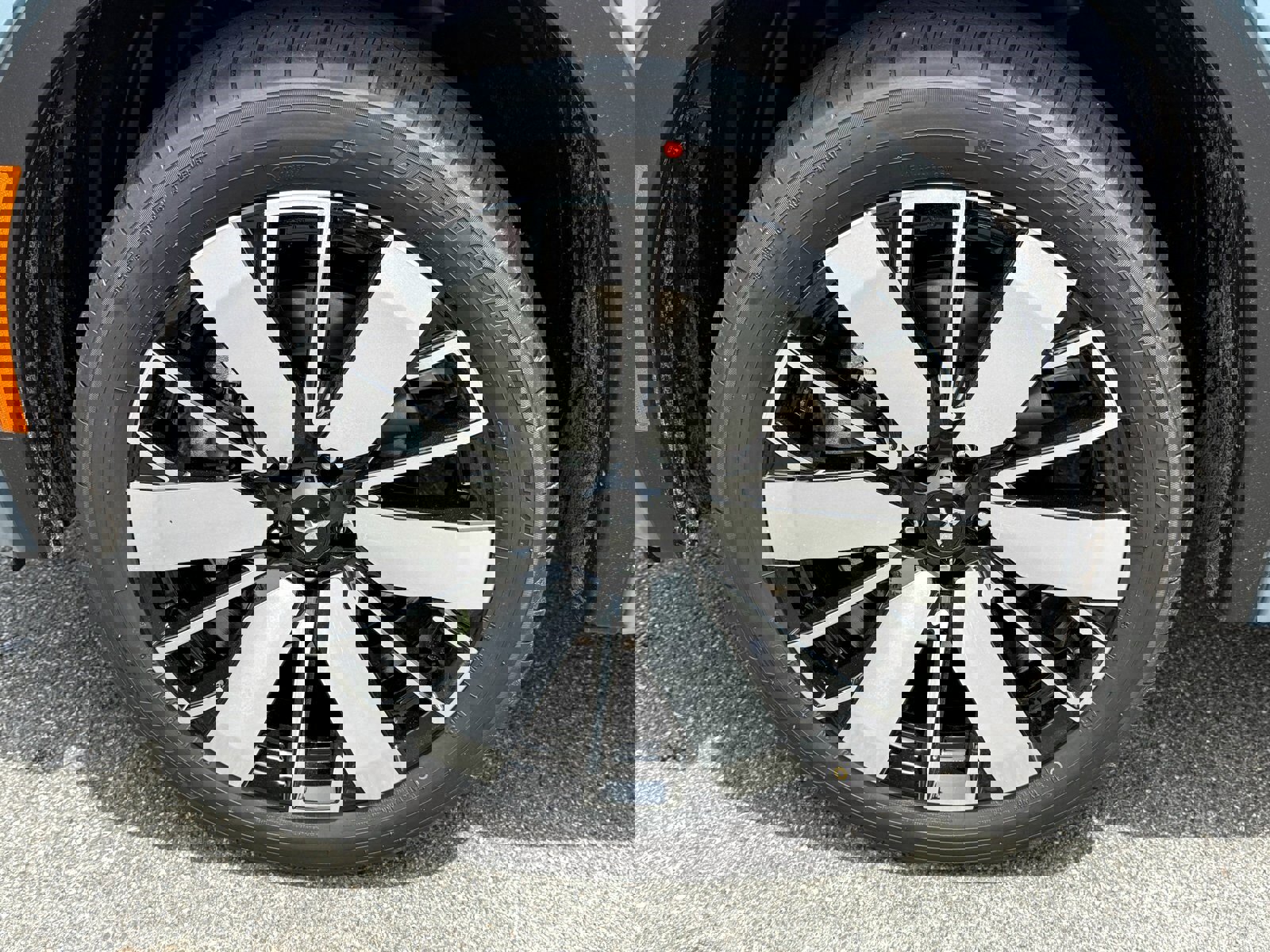New 2025 Mitsubishi Outlander SEL image 17