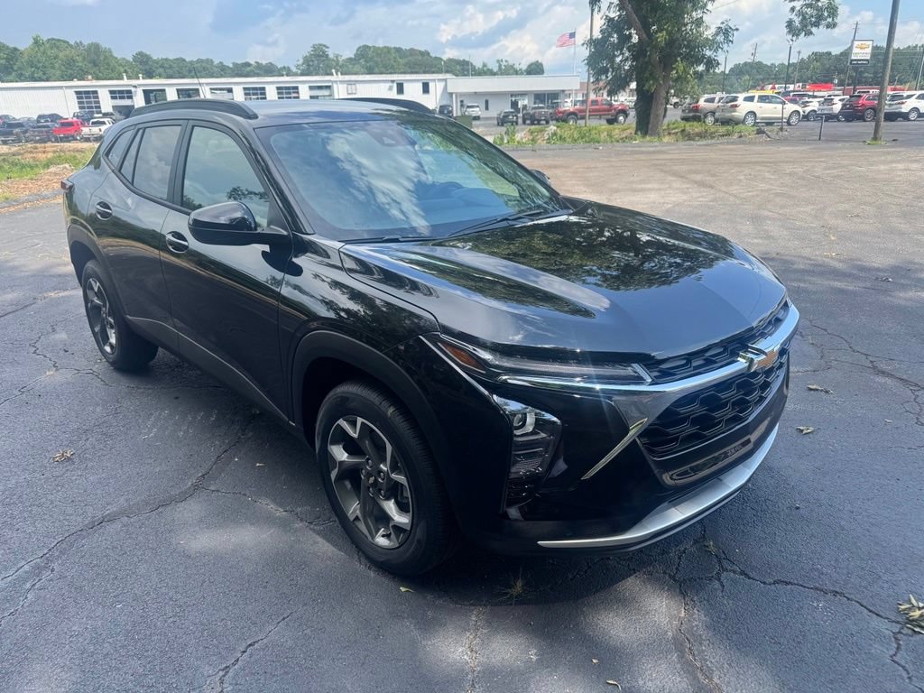 New 2026 Chevrolet Trax LT w/ LT Convenience Package FWD image 12