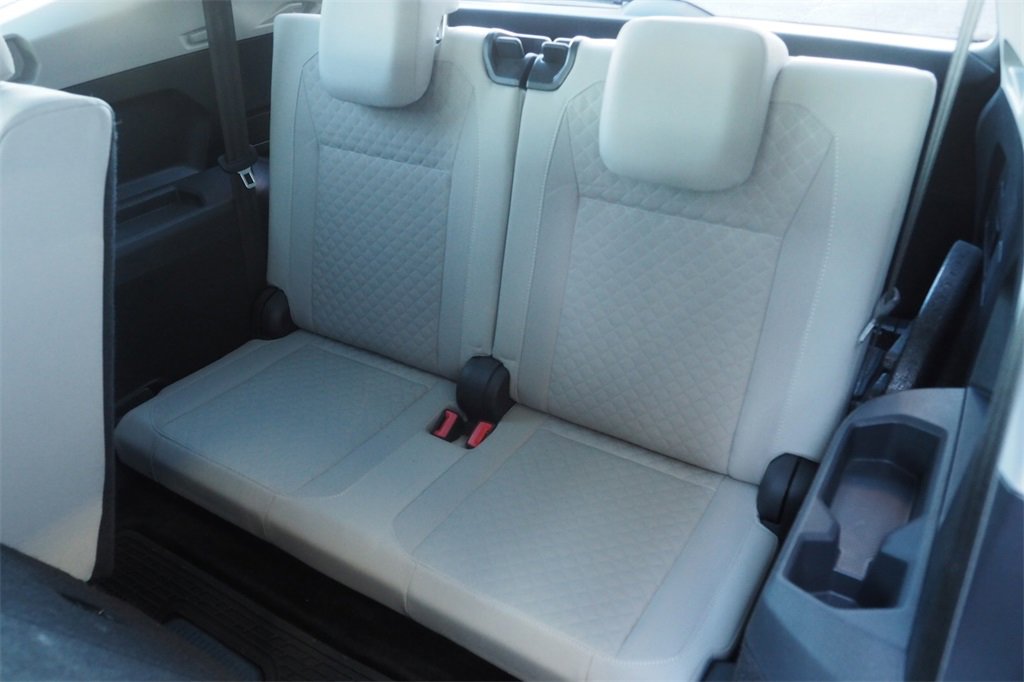 Used 2020 Volkswagen Tiguan S image 20