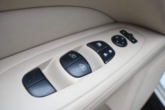 Used 2017 Nissan Pathfinder Platinum w/ Family Entertainment Package image 19