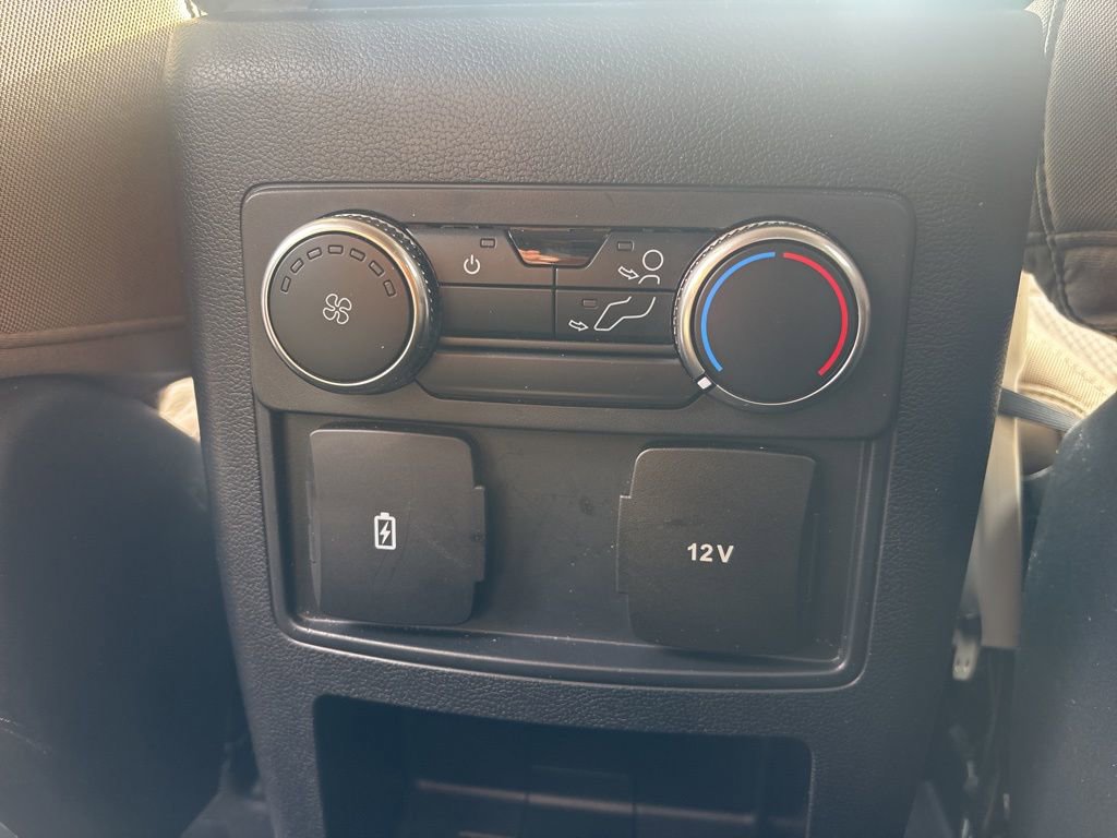Used 2022 Ford Explorer XLT image 14