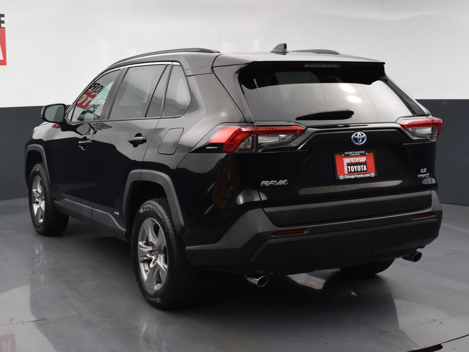 Used 2022 Toyota RAV4 LE AWD/4WD image 3