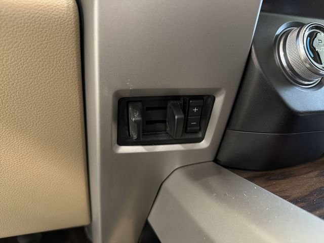 Used 2020 Ford F150 Lariat w/ Equipment Group 502A Luxury AWD/4WD image 33