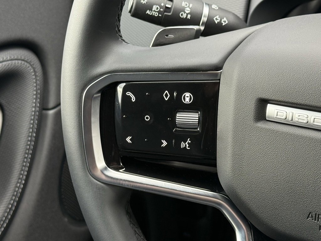 Certified 2025 Land Rover Discovery Sport Dynamic SE image 18