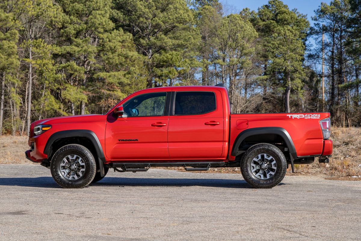 Used 2022 Toyota Tacoma TRD Off-Road image 9