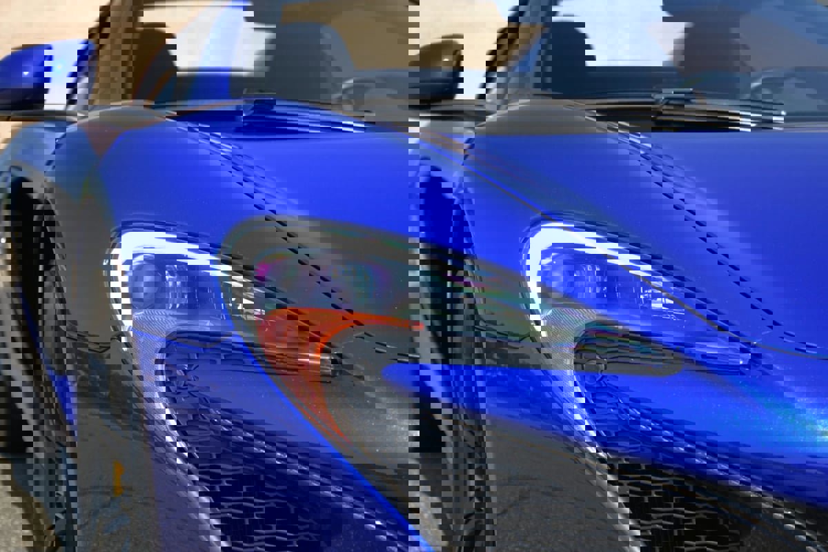 Used 2015 McLaren 650S Spider image 11