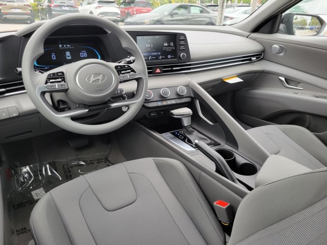 New 2026 Hyundai Elantra SE FWD image 8