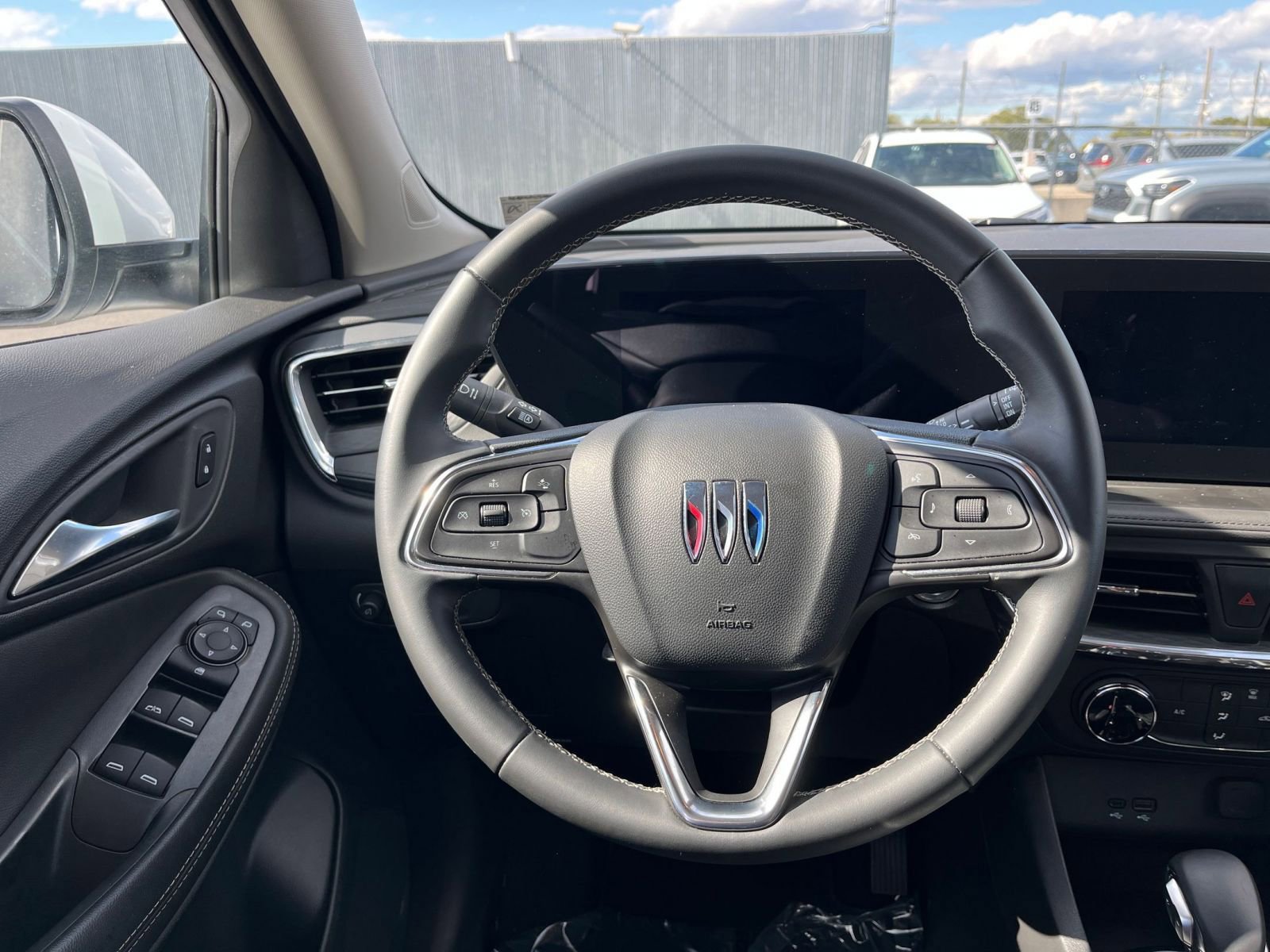 Used 2025 Buick Encore GX Preferred image 27