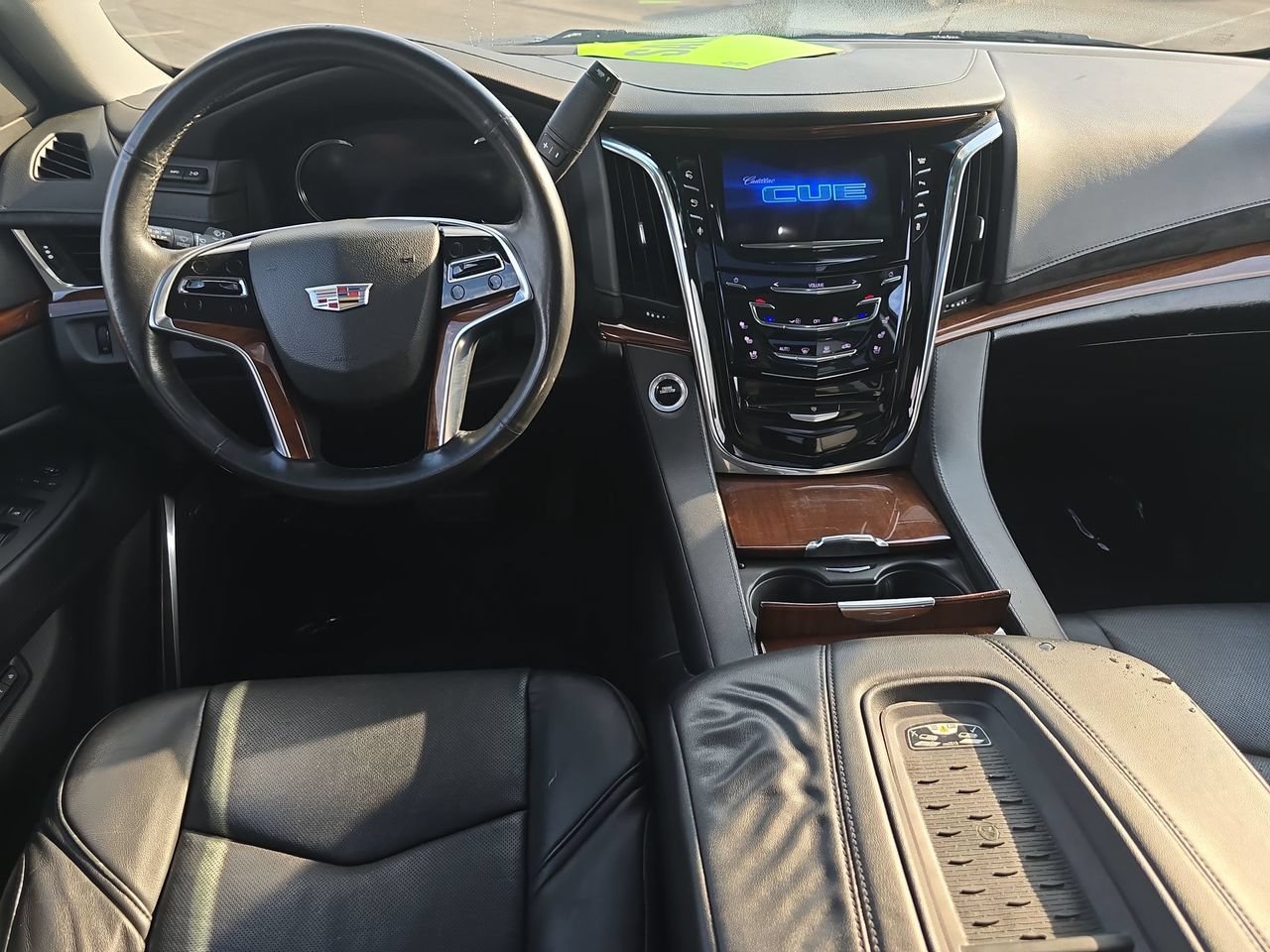 Used 2016 Cadillac Escalade Luxury AWD/4WD image 12