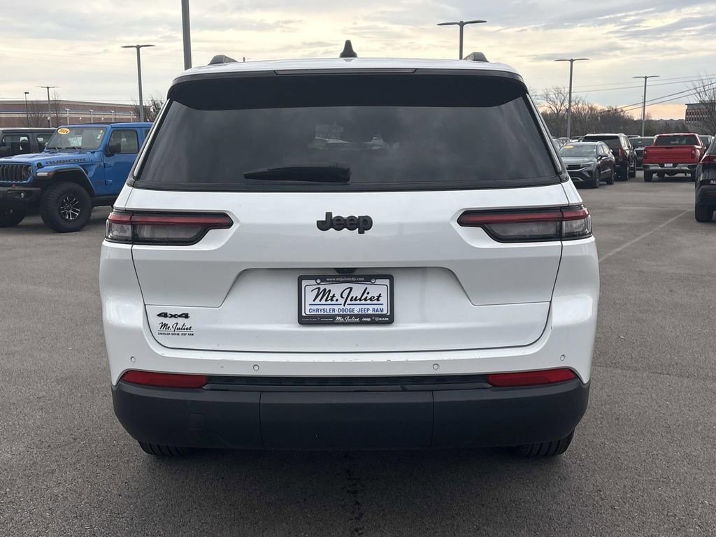 Used 2024 Jeep Grand Cherokee L Altitude image 8
