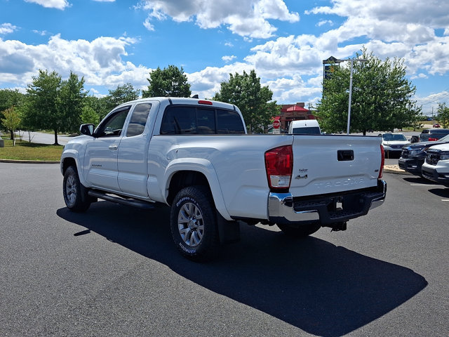 Used 2017 Toyota Tacoma SR5 AWD/4WD image 4