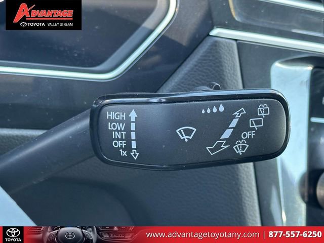 Used 2024 Volkswagen Tiguan SE image 23