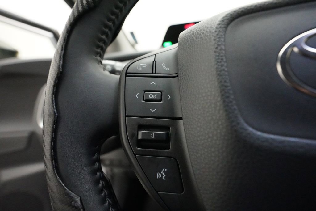 Used 2023 Toyota Prius LE image 17